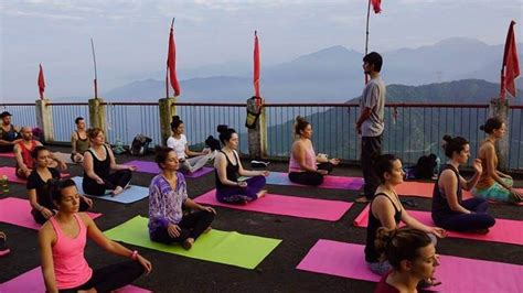 Yoga Retreat Himalayas | Blog Dandk