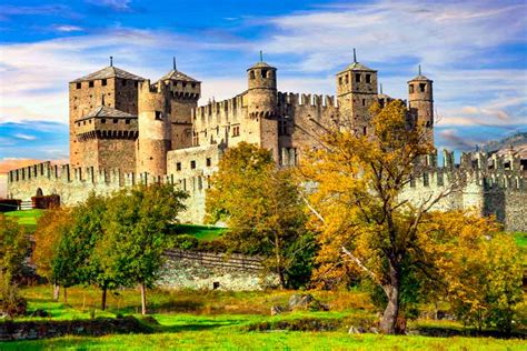 Best castles in Italy - Historic European Castles