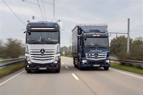 Daimler hydrogen fuel cell truck licensed for road use - Prime Mover Magazine