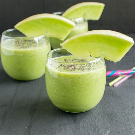 Kale Honey Dew Melon Smoothie [ V + GF + Paleo ] kiipfit.com