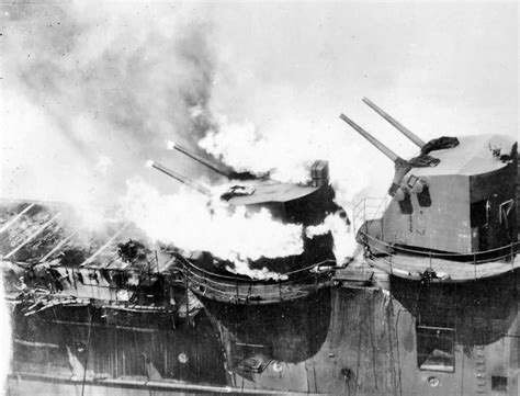 fire on aircraft carrier USS Franklin CV-13, 19 March 1945 | World War Photos