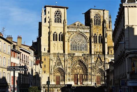 5 Must Visit Attractions Of Vienne, France | TraveltourXP.com