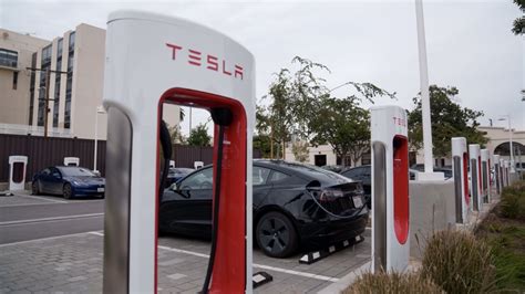 Tesla will open some of its EV charging stations to other electric cars | Mashable