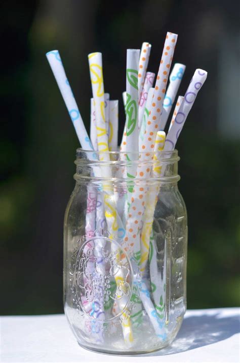 How to make paper straws - National Geographic Kids