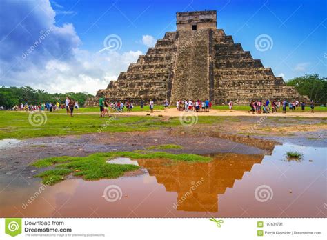 Kukulkan Pyramid in Chichen Itza, Mexico Editorial Photo - Image of mexico, famous: 107631791