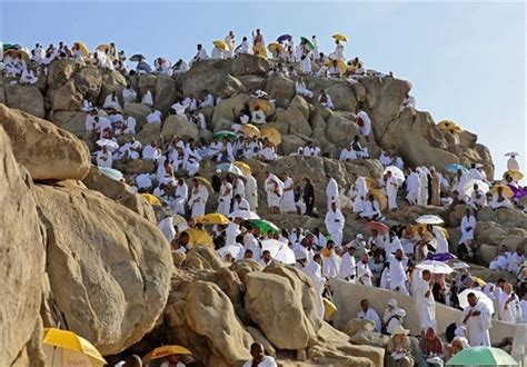 Muslim Pilgrims Gather At Mount Arafah in Biggest Post-Pandemic Hajj Pilgrimage - Society ...