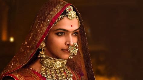 Check Out the ‘Ghoomar’ Song From Padmavati - Bollywood Hungama