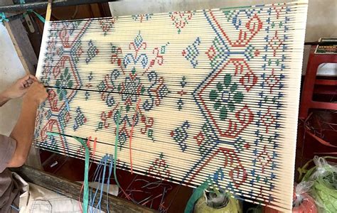 Ikat Dyeing and Weaving | Weaving, Cross stitch sunflower, Weaving patterns