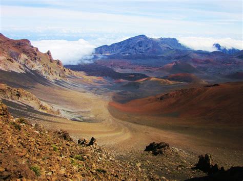 Haleakala volcano crater Maui | Places I've Been Lucky Enough To Be | Pinterest | Volcano and ...