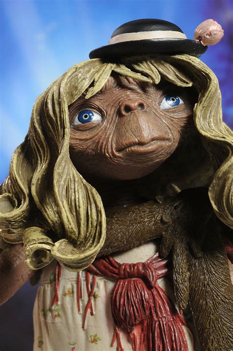 Review and photos of E.T. Dress Up action figure by NECA