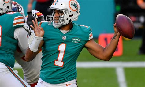 Tua Tagovailoa named team captain heading into third year with Dolphins