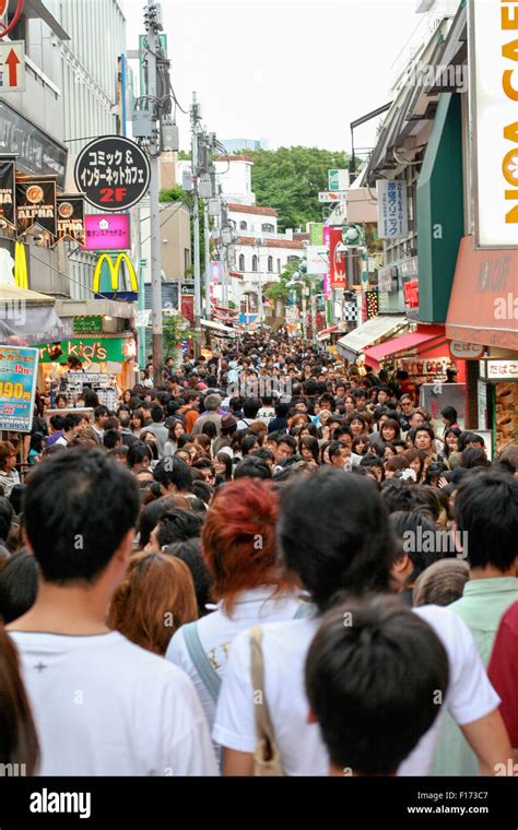 Tokyo crowd population takeshita street fashion boutiques crowd hi-res ...