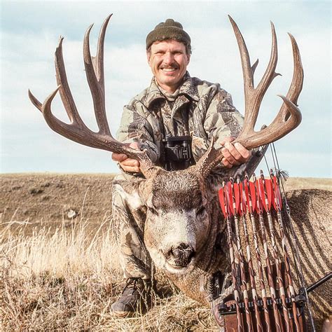 4 Secrets for Bowhunting Big Mule Deer Bucks from Chuck Adams