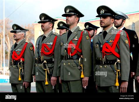 Officers and soldiers of the Iranian Army during a parade in Tehran Stock Photo - Alamy