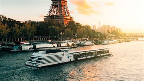 Eiffel Tower Tickets and Seine River Cruises - Hellotickets