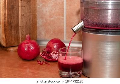 520 Pomegranate Juicer Images, Stock Photos & Vectors | Shutterstock