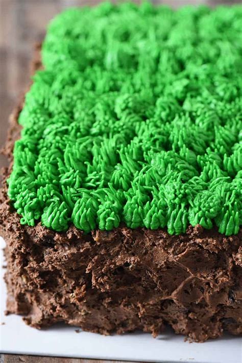 Minecraft Grass block Cake without Fondant | Adventures of Mel