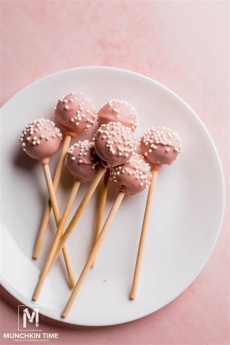 Easy Vanilla Cake Pops Recipe with Cake Pops Maker