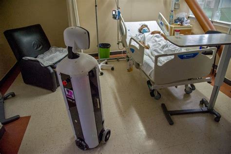 Robots are Giving Lonely Covid-19 Patients Company, Cheering Them Up in this Mexican Hospital