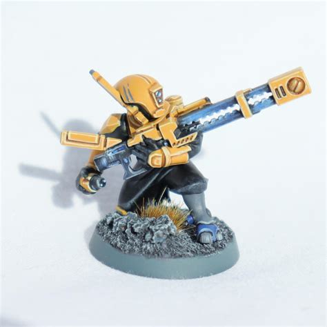 Pathfinder with rail rifle : r/Tau40K