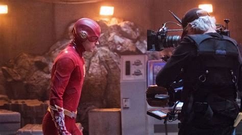 'The Flash' Cast & Showrunner Take Us Behind the Scenes of Season 5 ...