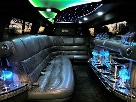 Luxurious and Hassle Free Traveling Tips: Hummer Limo Interior