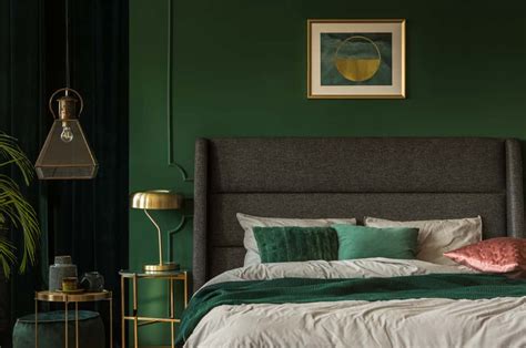 What Colour Goes With Dark Green Bedroom | www.cintronbeveragegroup.com