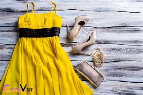 What Color Shoes Go With Mustard Yellow Dress? Navy Blue!