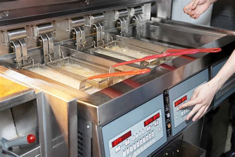 Commercial Fryer Repair: When to Repair & What to Look For in a Service