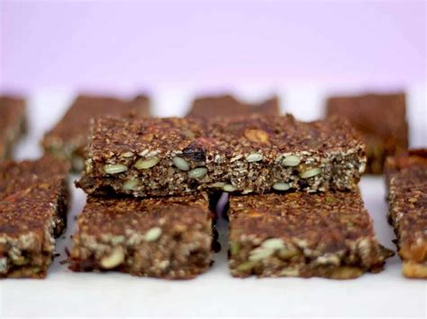 HOW TO MAKE GRANOLA BARS LOW IN SUGAR - What Sarah Bakes