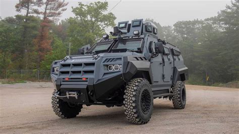 Roshel Senator APC Is An Armored SUV Ready For Any Apocalypse