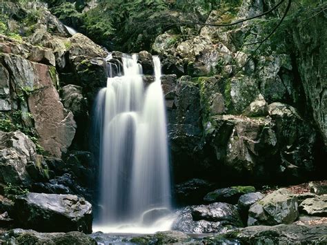 Blue Ridge Mountain Home: Waterfalls of Virginia