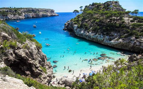 Caló des Moro Beach / Mallorca / Balearic Islands // World Beach Guide