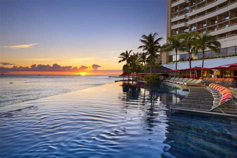 The 5 Best Hotel or Resort Pools on Oʻahu in 2021 - Hawaii Magazine