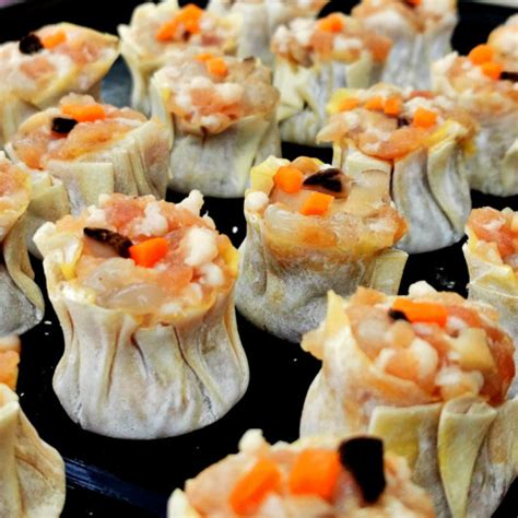 Cantonese Shumai recipe 烧卖 - dim sum with pork and shrimp