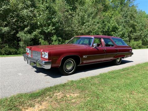 455-Powered Estate: 1975 Olds 98 Custom Cruiser | Barn Finds