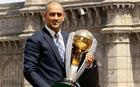 When MS Dhoni ‘shaved off his head’ and pleasantly surprised Team India after the 2011 World Cup ...