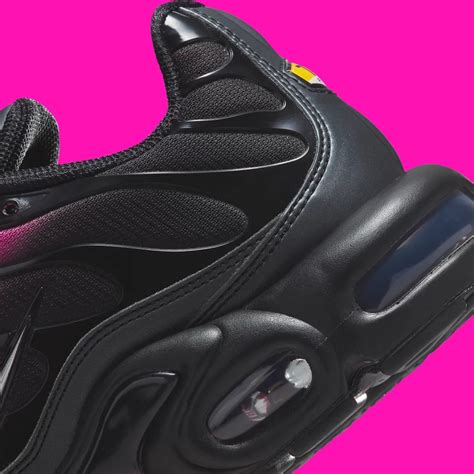 “Black/Pink” Nike Air Max Plus - All About Ginger