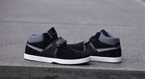 Nike SB Eric Koston Mid Premium “Black Suede” | SBD