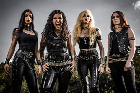 All female Death Metal Band CRYPTA startet durch