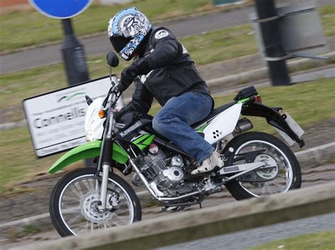 KAWASAKI KLX125 (2010-on) Review | Speed, Specs & Prices