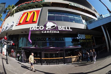 Taco Bell opens first flagship location on the Las Vegas Strip to serve alcohol | Food ...