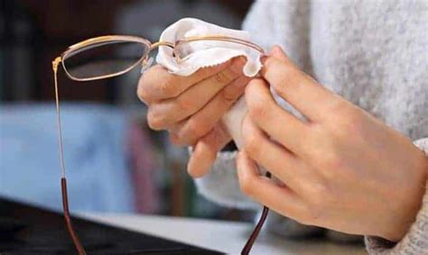 7 Best Eyeglass Wipes Reviewed and Rated in 2024