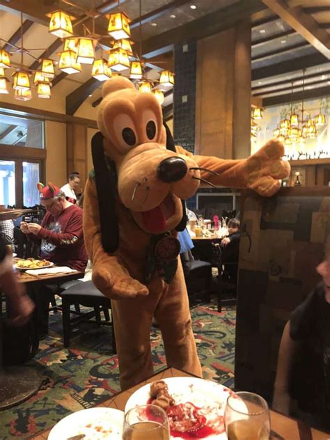 Disneyland Character Dining 2019 - EverythingMouse Guide To Disney