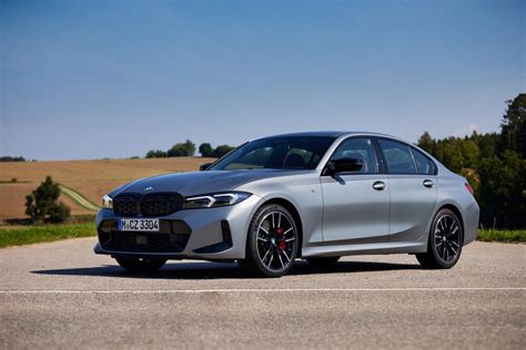 A Closer Look at the 2023 BMW M340i xDrive Sedan - BMW.SG