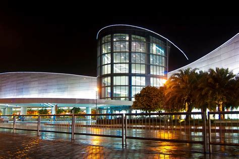 File:SM Mall of Asia main facade.jpg - Wikipedia