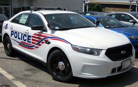 File:2013 Ford Police Interceptor sedan -- 07-11-2012.JPG - Wikipedia