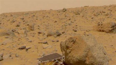 Damage suffered by Mars rover Curiosity's aluminum wheels raise concern