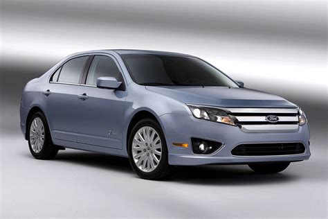 2012 Ford Fusion Hybrid Review, Specs, Pictures, Price & MPG