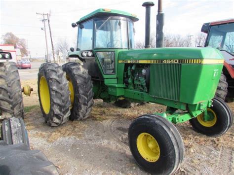 John Deere 4640 salvage tractor at Bootheel Tractor Parts